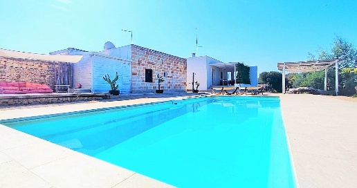 Foto Villa unifamiliare in contrada Santo Scalone, Ostuni di 450 m²