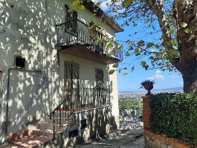 Foto Appartamento in Via Traversa Livornese, Rosignano Marittimo di 100 m²