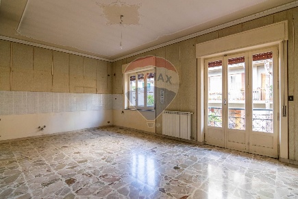 Foto Appartamento in Via Kennedy, Mascalucia Centro di 120 m² con 4 locali