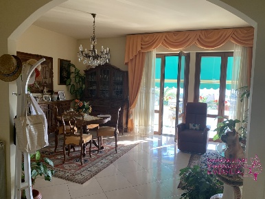 Foto Appartamento in viale Pistelli, Camaiore Lido di Camaiore di 110 m²