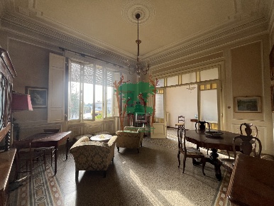 Foto Villa in Viale Pistelli, Camaiore in vendita