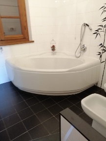 Foto Villa bifamiliare a Camaiore Capezzano Pianore di 230 m² con 10 locali