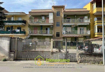 Foto Appartamento in Via Dante Alighieri n. 15-17 Villaricca (NA), all'asta