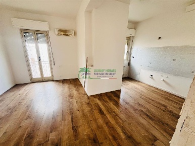 Foto Appartamento in Viale Della Resistenza, Comiso Centro di 145 m²