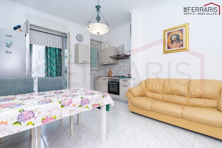 Foto Appartamento in via Bene Vagienna 27, Torino di 85 m² con 3 locali