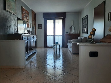 Foto Appartamento in Via Amendola 4, Nichelino di 95 m² con 5 locali