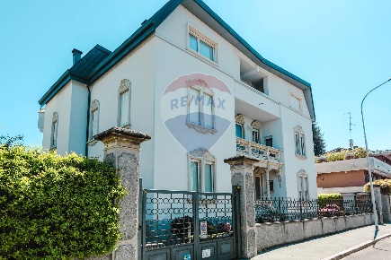 Foto Appartamento in VIA VESPUCCI, Legnano di 148 m² con 4 locali