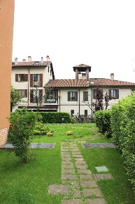 Foto Appartamento in Via Trenno, Milano Gallaratese di 85 m² con 3 locali