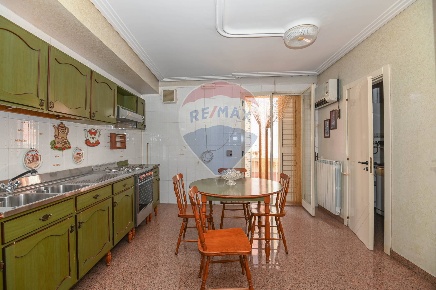 Foto Appartamento in Via Venezia 6, Comiso Centro di 162 m² con 8 locali