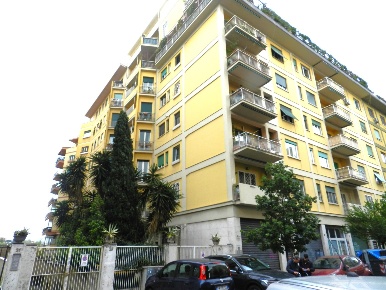 Foto Appartamento in Via Ugo Balzani 25, Roma in vendita