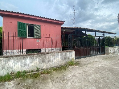 Foto Villa singola a Giugliano in Campania Asi - Ponte Riccio di 140 m²
