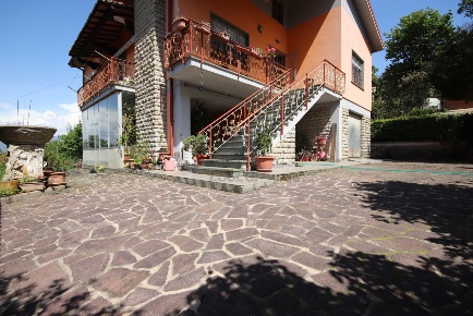 Foto Villa unifamiliare Capannori Massa Macinaia - San Leonardo di 240 m²