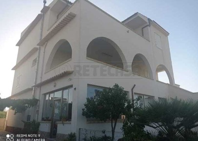 Foto Villa unifamiliare a Castelvetrano Centro di 450 m² con 14 locali