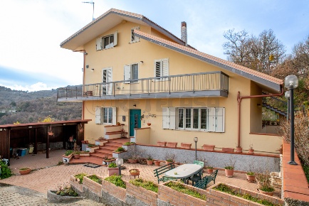 Foto Villa unifamiliare in Via dei Bruzii 7, Catanzaro Sant'Elia Scoppolise