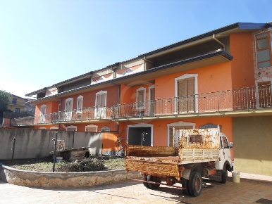 Foto Villa unifamiliare a Mascalucia Centro di 250 m² con 5 locali