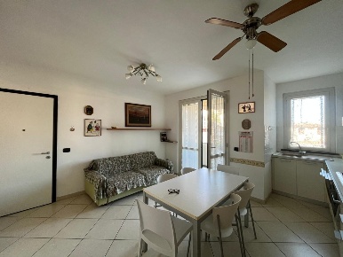 Foto Appartamento a Massa Marina di Massa Centro di 65 m² con 3 locali