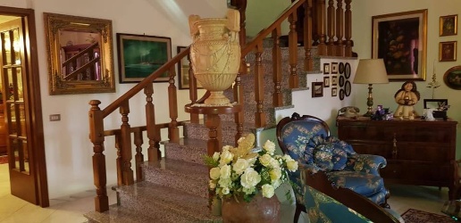 Foto Villa unifamiliare a San Giuliano Terme di 200 m² con 10 locali