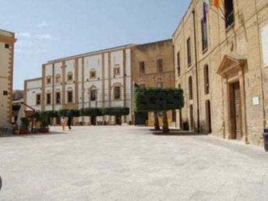 Foto Appartamento a Castelvetrano Centro di 200 m² con 6 locali in vendita