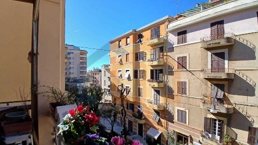 Foto Appartamento in Via Montegrappa, Savona Villetta, Valloria di 150 m²