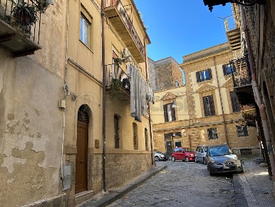 Foto Appartamento in via paternò 4, Caltanissetta Centro di 59 m²