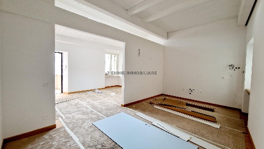 Foto Appartamento in CORSO MAZZINI, Ascoli Piceno di 94 m² con 5 locali