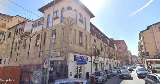 Foto Appartamento in Piazza Ogaden, Cosenza Centro di 79 m² con 4 locali