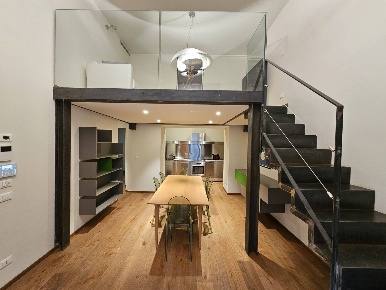 Foto Appartamento in Via Lagrange, Torino Via Roma di 103 m² con 3 locali