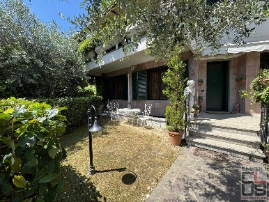 Foto Appartamento a Empoli Serravalle - Tinaia di 180 m² con 6 locali