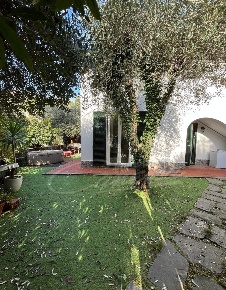 Foto Appartamento in Via Primavera snc, Rapallo di 120 m² con 4 locali