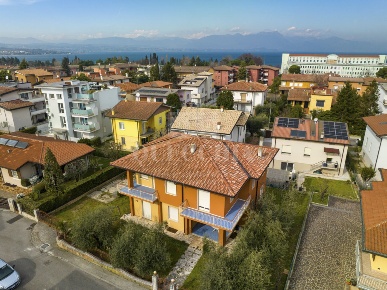 Foto Villa unifamiliare in Via San Zeno, Desenzano del Garda Rivoltella
