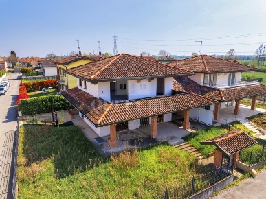 Foto Villa in Via Vaccarolo, Desenzano del Garda in vendita