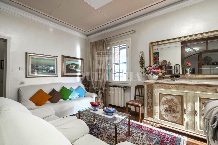 Foto Appartamento in Via Villa del Sole, Desenzano del Garda di 200 m²