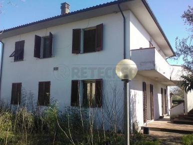 Foto Appartamento a Pontedera di 125 m² con 5 locali in vendita