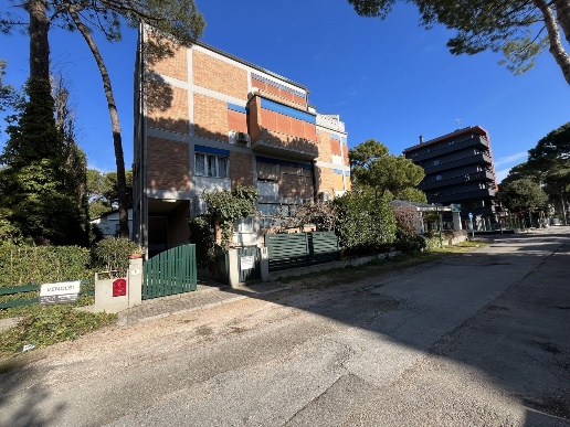 appartamento in vendita a Cervia in zona Milano Marittima