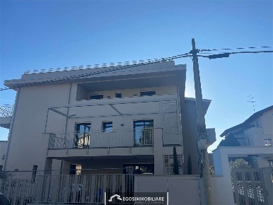 Foto Appartamento in Via Sirmione 21, Desenzano del Garda Desenzano Centro