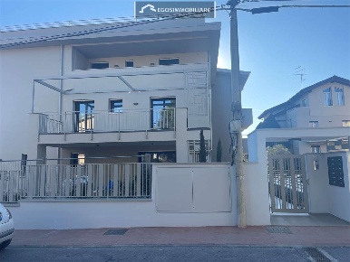 Foto Appartamento in Via Sirmione 21, Desenzano del Garda Desenzano Centro