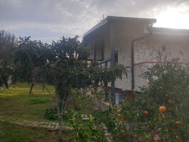 Foto Villa in via Contrada Comune 10, Misilmeri di 280 m² con 8 locali