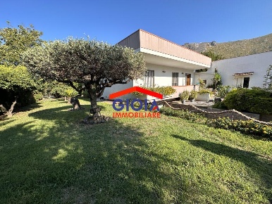 Foto Villa unifamiliare in via torre 2, Mondragone in vendita