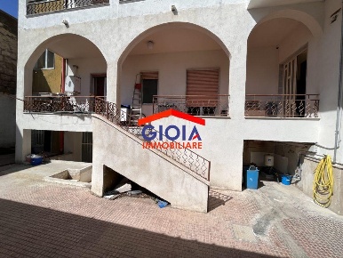 Foto Appartamento in via nereo rocco, Mondragone di 100 m² con 5 locali