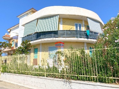 Foto Appartamento in Ss7Qtr Var 537, Mondragone di 85 m² con 3 locali