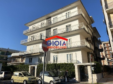 Foto Appartamento in viale Europa 91, Mondragone di 110 m² con 3 locali