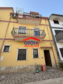 Foto Villa unifamiliare in via gaeta, Mondragone di 120 m² in vendita