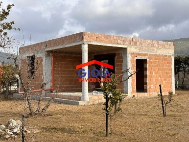 Foto Villa unifamiliare a Mondragone di 80 m² in vendita