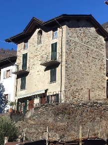 Foto Appartamento in Frazione Sant'Anna Località Zoia, Sondrio di 117 m²