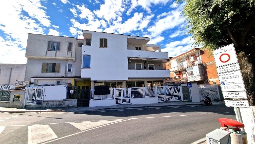 Foto Appartamento in VIALE MARECHIARO, Mondragone di 120 m² con 4 locali