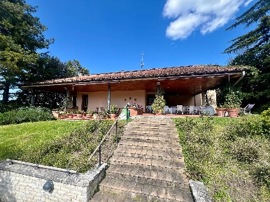 Foto Villa singola in VIA DEI CAPPUCCINI, Fabriano Centro di 425 m²