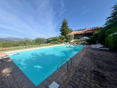 Foto Villa singola in VIA DEI CAPPUCCINI, Fabriano Centro di 425 m²