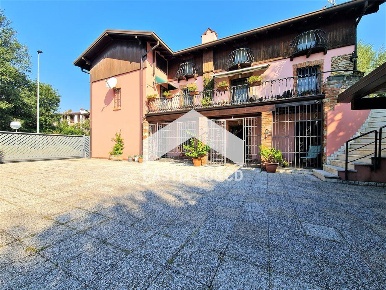 Foto Villa unifamiliare in via papa giovanni XXIII, Desenzano del Garda