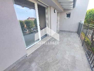 Foto Appartamento in VIALE MARCONI, Desenzano del Garda Desenzanino
