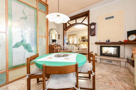 Foto Appartamento a Desenzano del Garda Desenzano Centro di 240 m²